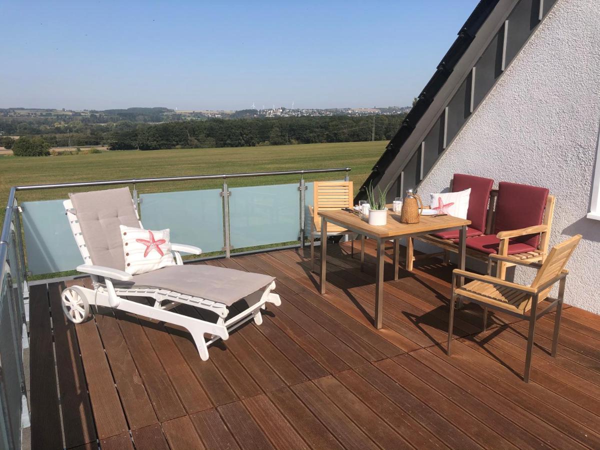 Ferne Und Weite Im Sauerland Blick Ueber Das Ruhrtal Apartment Barge Exterior photo